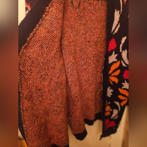 Vintage Euro 70s Basement Wrap - Picture 4 of 6